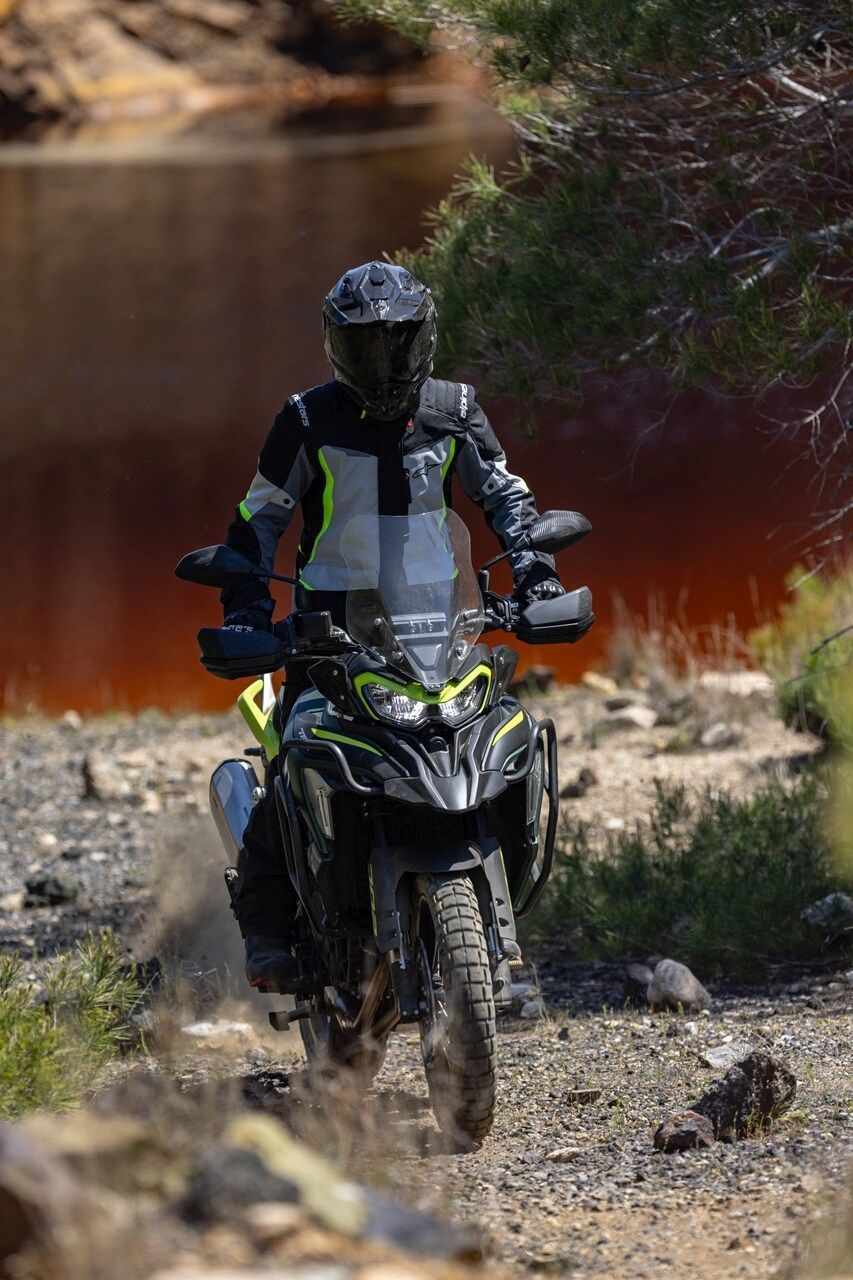 TRK 702 X